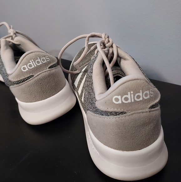 Women's Adidas Running Shoes in Grey/White Size 7 Women's - Picture 5 of 7